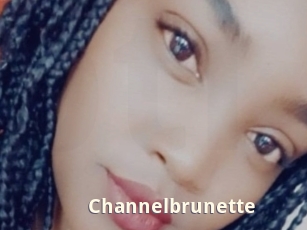 Channelbrunette
