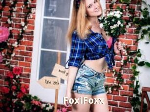 FoxiFoxx Bigtitinvasion