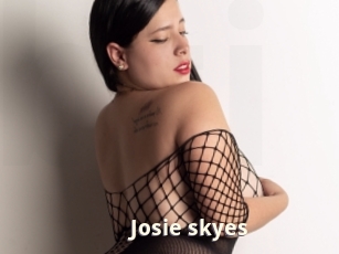 josie_skyes Bigtitinvasion
