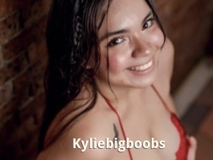 Kyliebigboobs