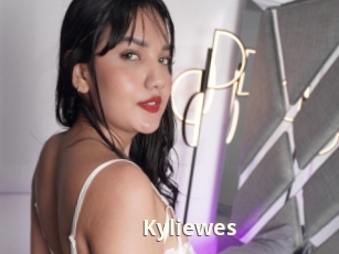 kyliewes Bigtitinvasion