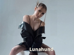 lunahund Bigtitinvasion
