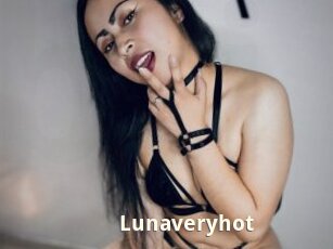 Lunaveryhot