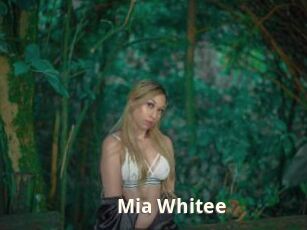 Mia_Whitee