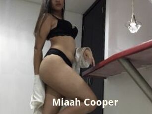 Miaah_Cooper