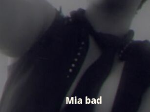 Mia_bad