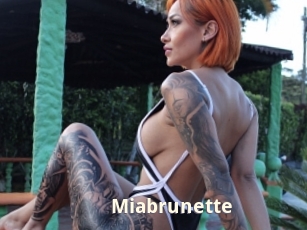 Miabrunette