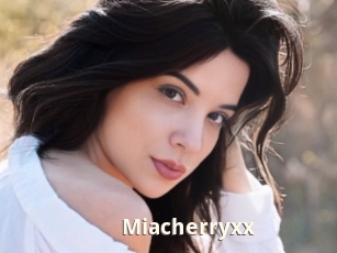 Miacherryxx