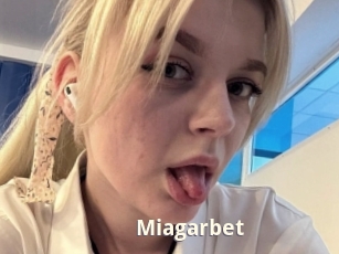 miagarbet Bigtitinvasion