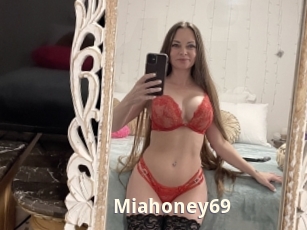 Miahoney69