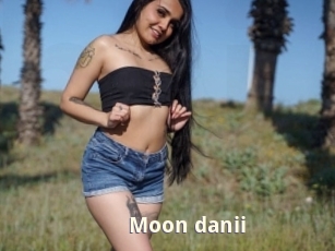 Moon_danii