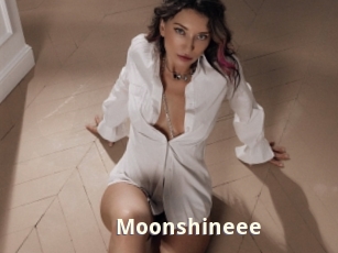Moonshineee