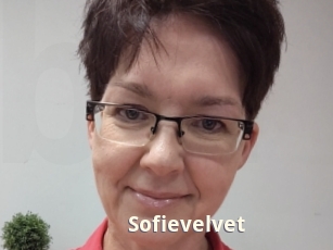sofievelvet Bigtitinvasion