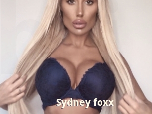 Sydney_foxx
