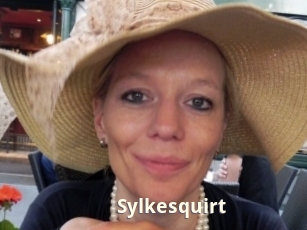 sylkesquirt Bigtitinvasion